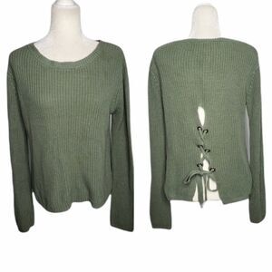 MOON & MADISON sweater olive green lace up back crew neck M‎